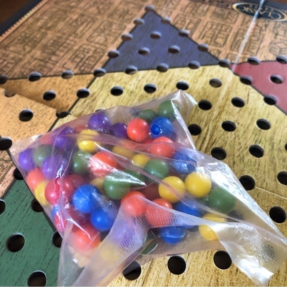 Classic Games: Chinese Checkers - Picture 3 of 3